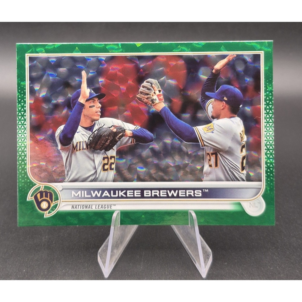 2022 Topps Series 2 Milwaukee Brewers Team #597 Green Foilboard‎ Parallel /499